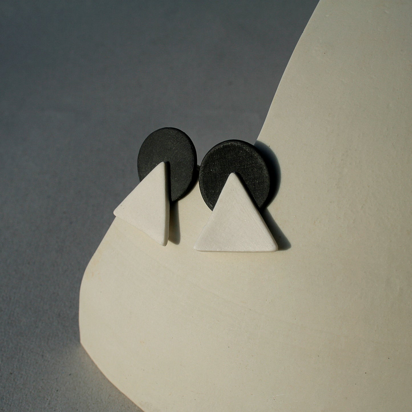 Pendientes Ajedrez Geométricos - Porcelana Blanco y Negro con Plata