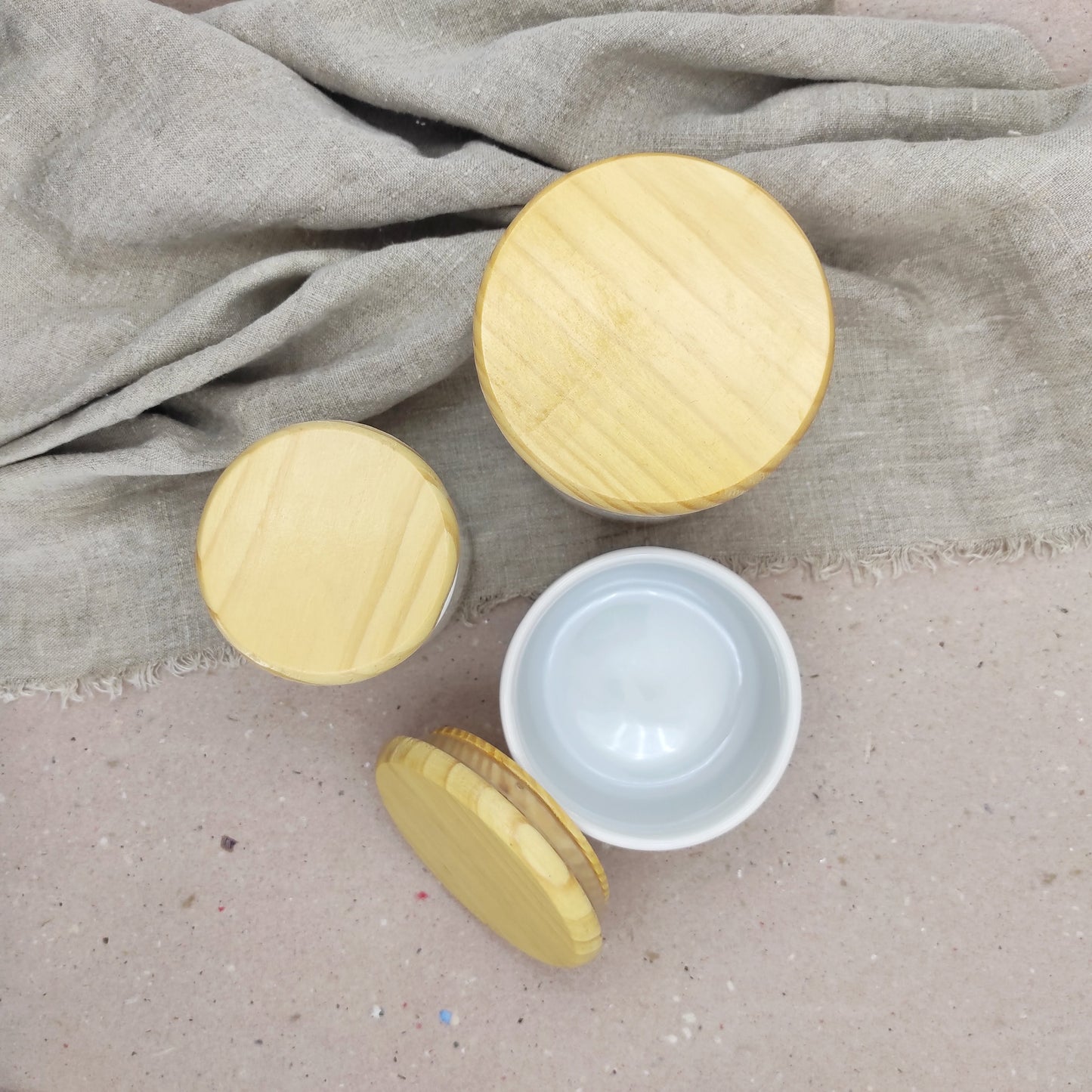Conjunto de tarros de cocina medianos cerámica artesanal tapas madera