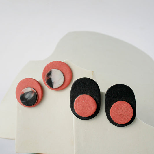 Pendientes Ovalo Negro Círculo Rojo
