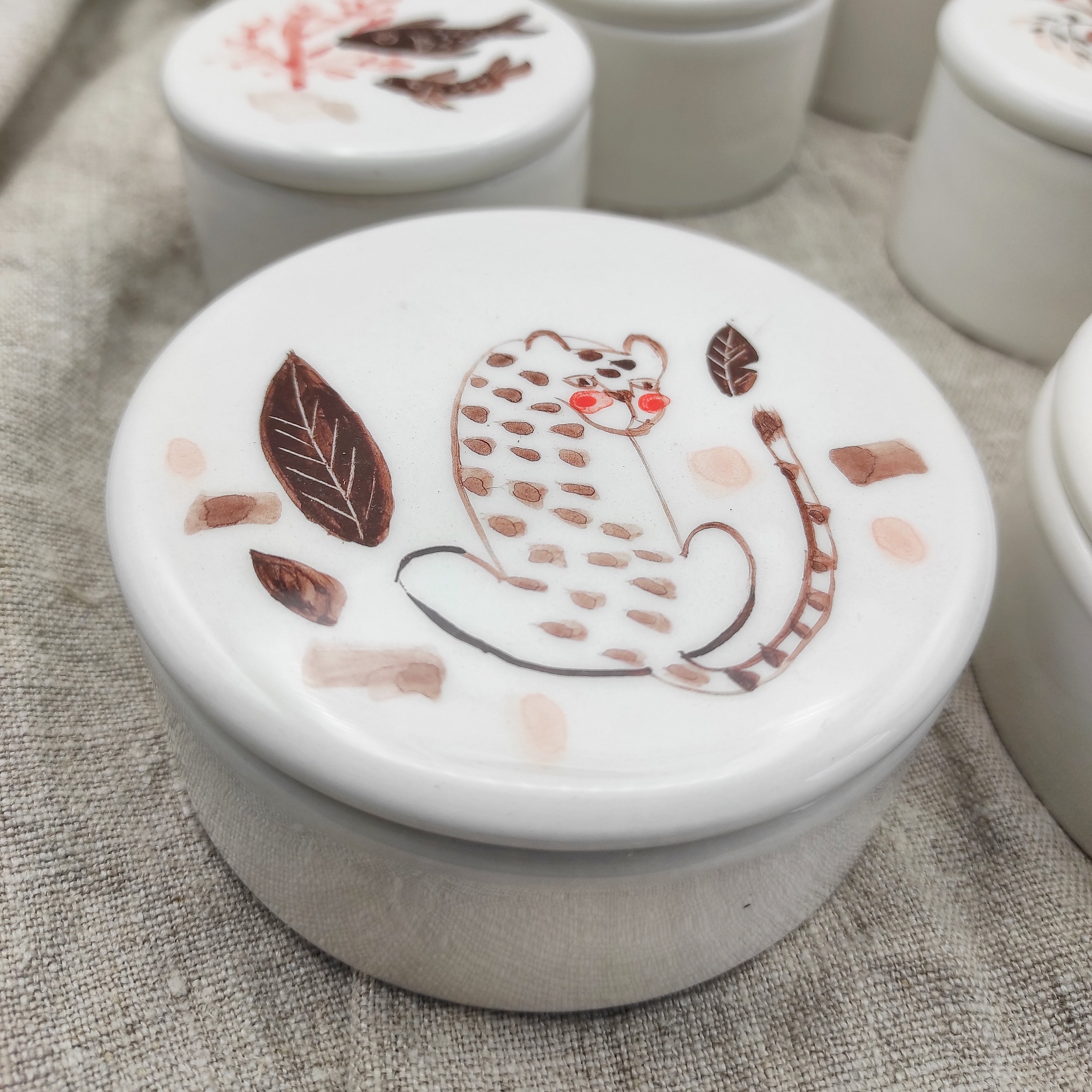 Caja joyero artesanal grande loza esmaltada BIHU diseño de guepardo