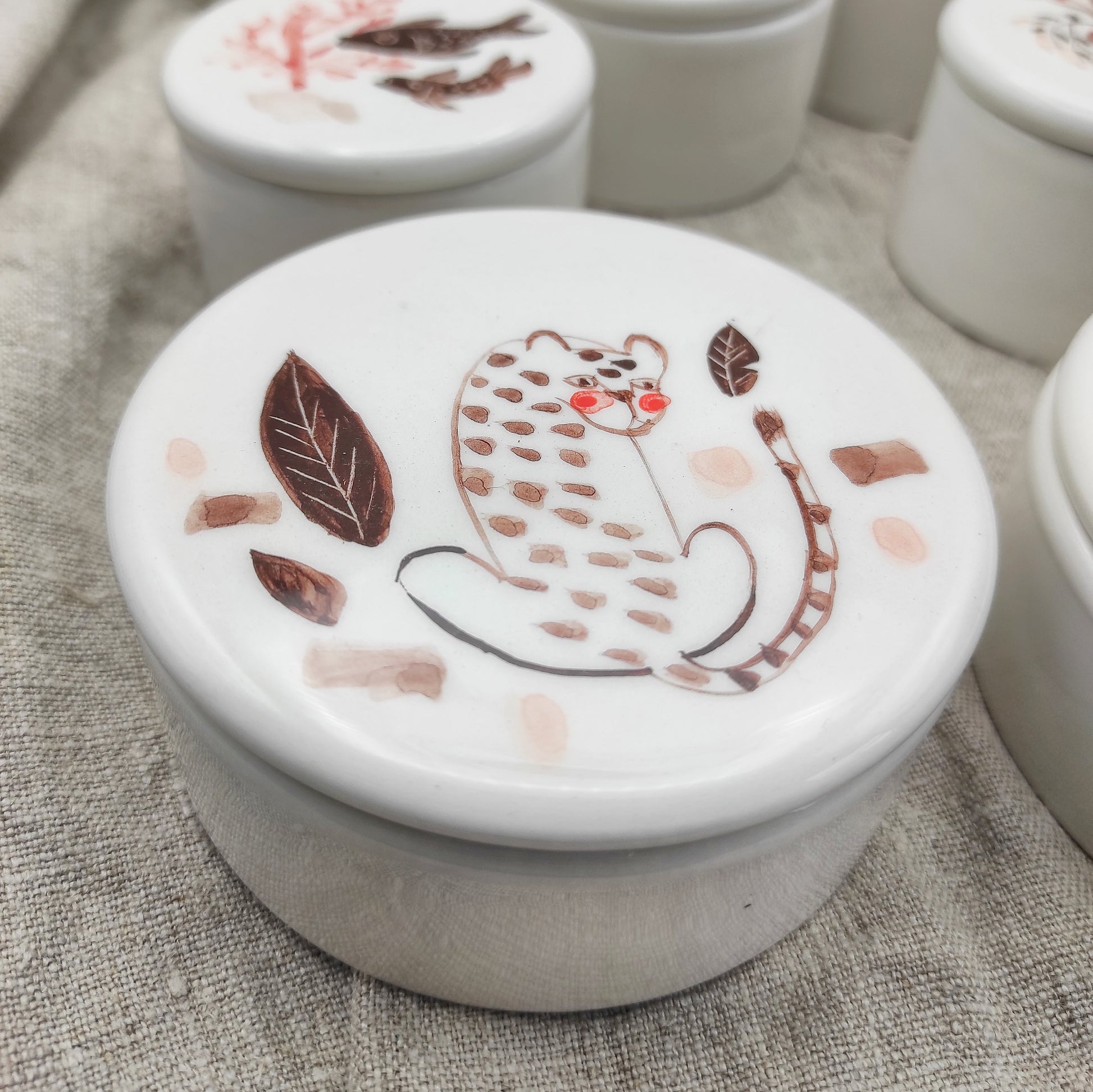 Caja joyero artesanal grande loza esmaltada BIHU diseño de guepardo