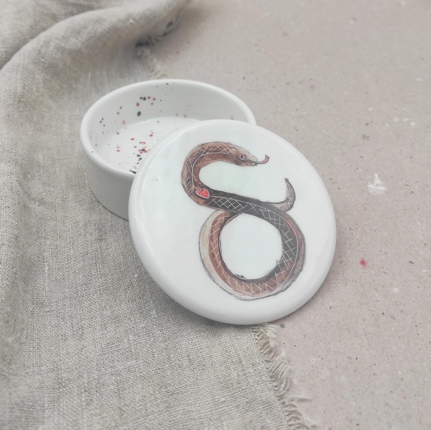 Caja joyero grande cerámica pintada a mano tapa con diseño serpiente