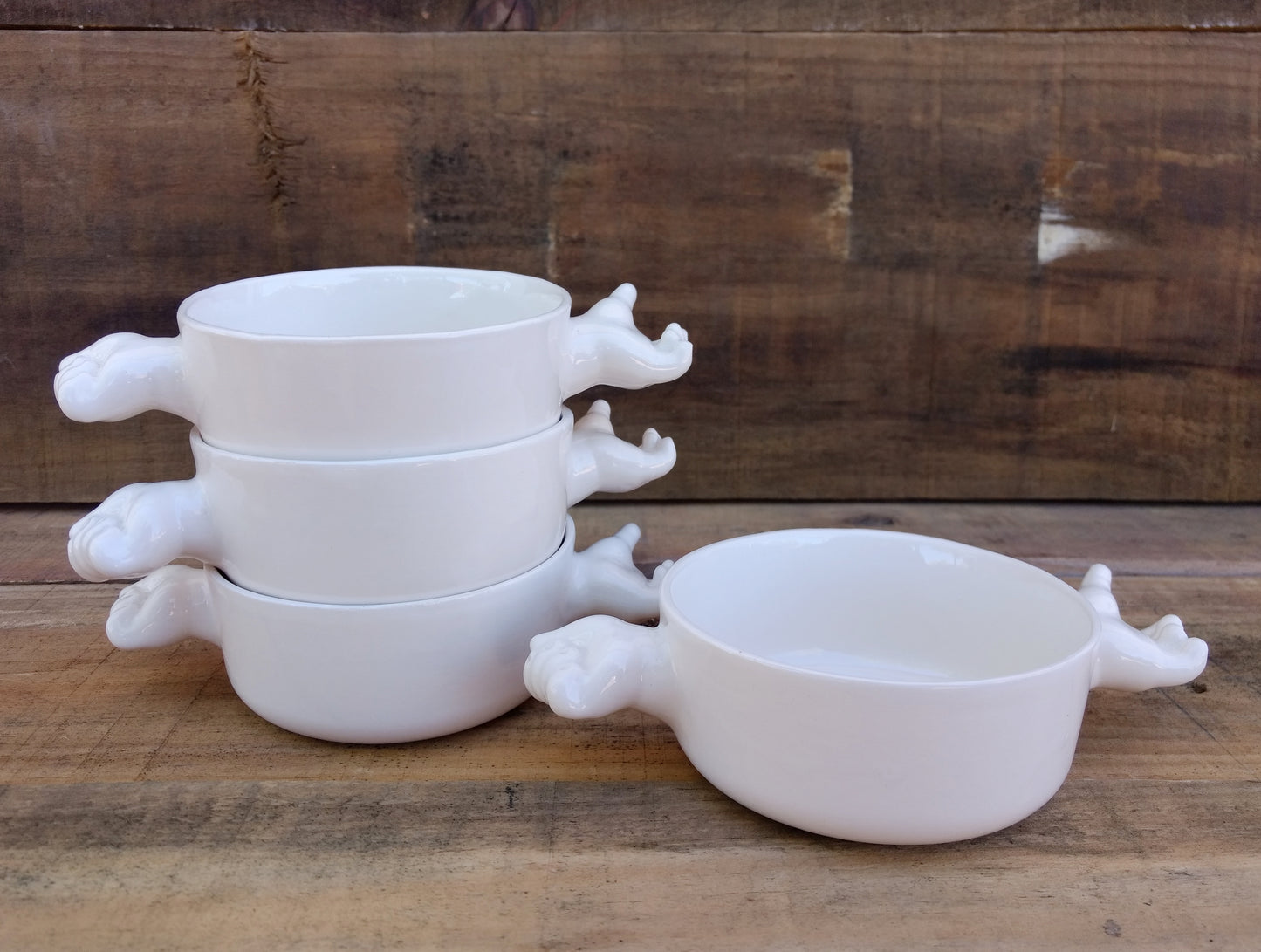 Conjunto de cuencos cerámica loza esmaltada con manos decorativas