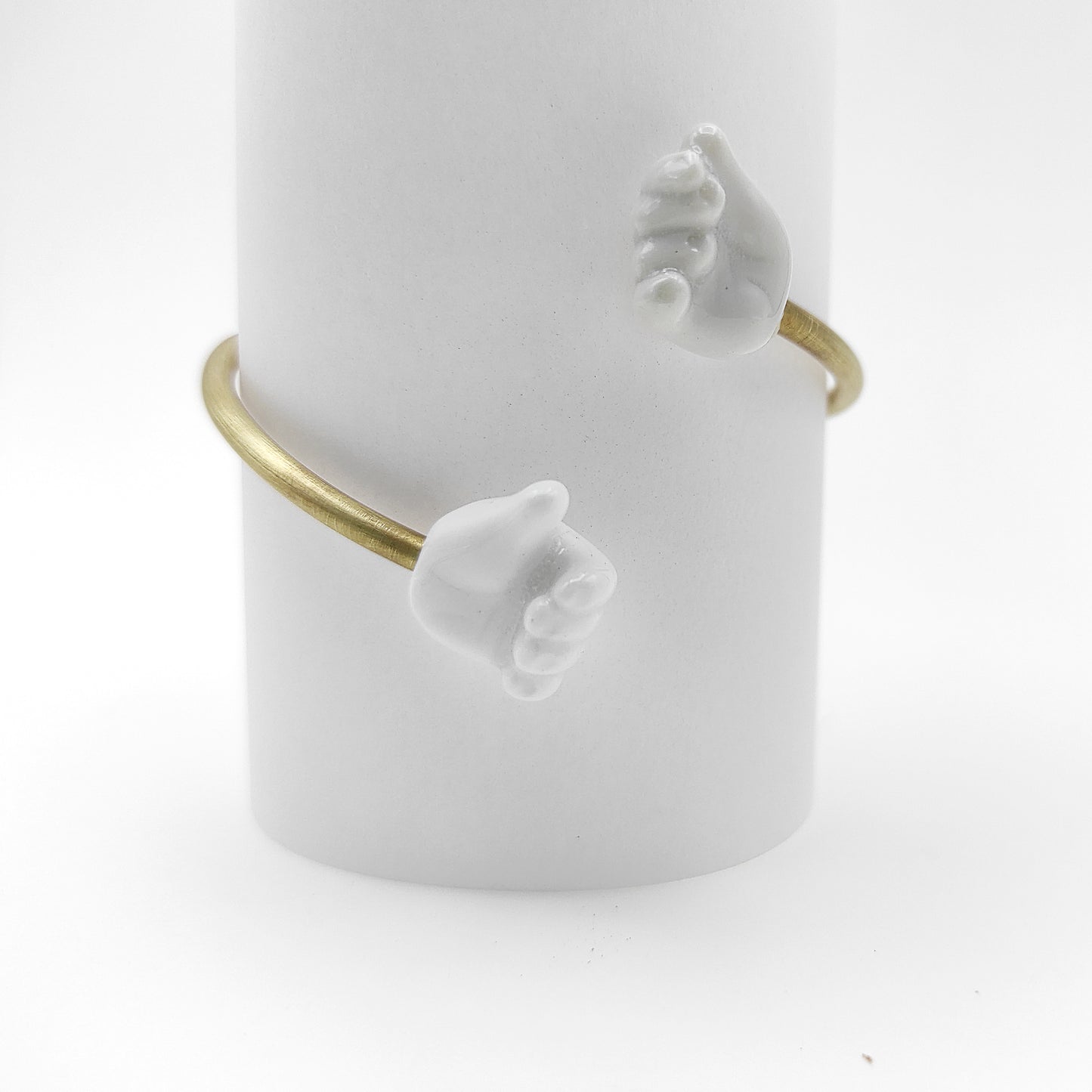 Pulsera Twist dos manos abierta