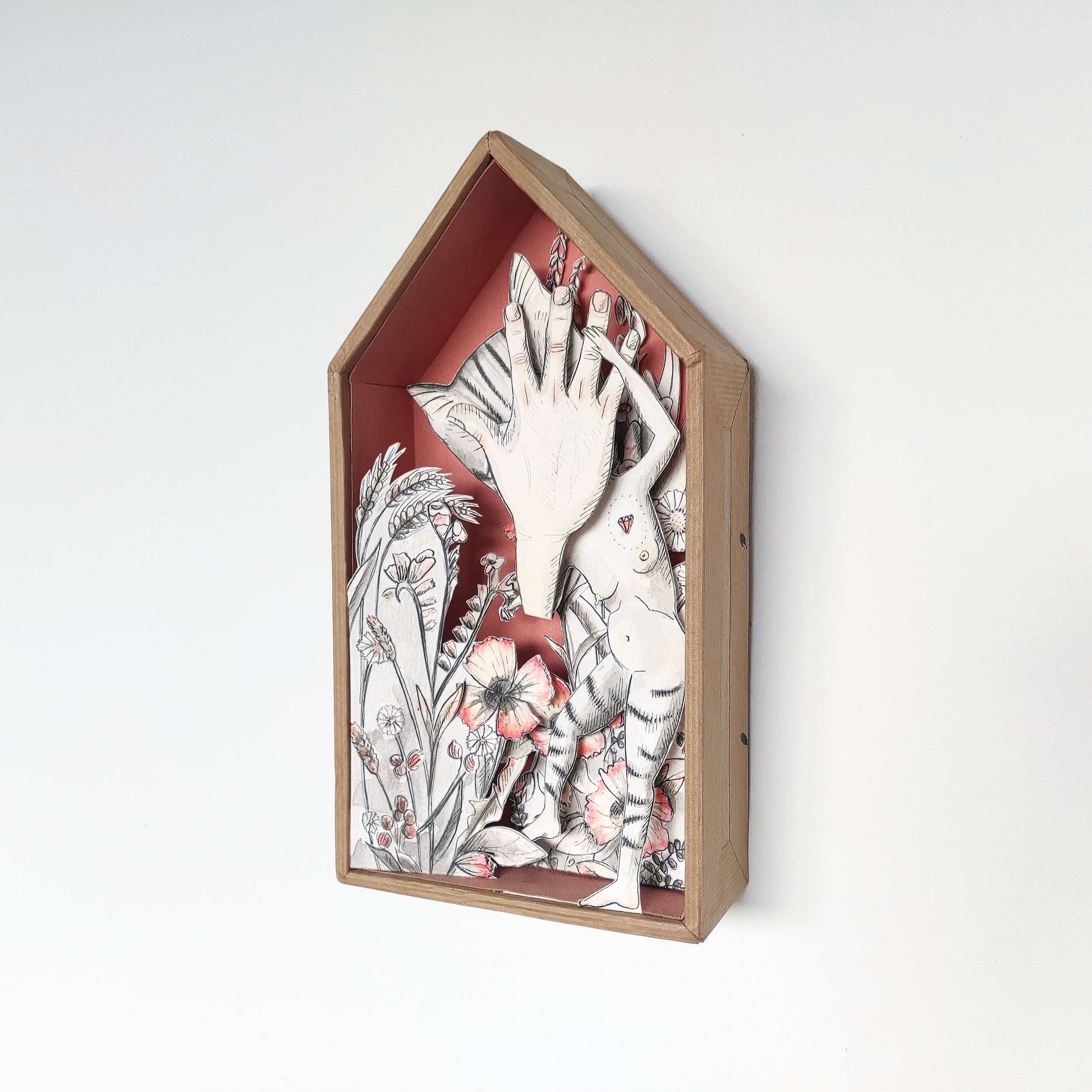 Vista lateral caja pop-up tridimensional Mujer gato otra posición