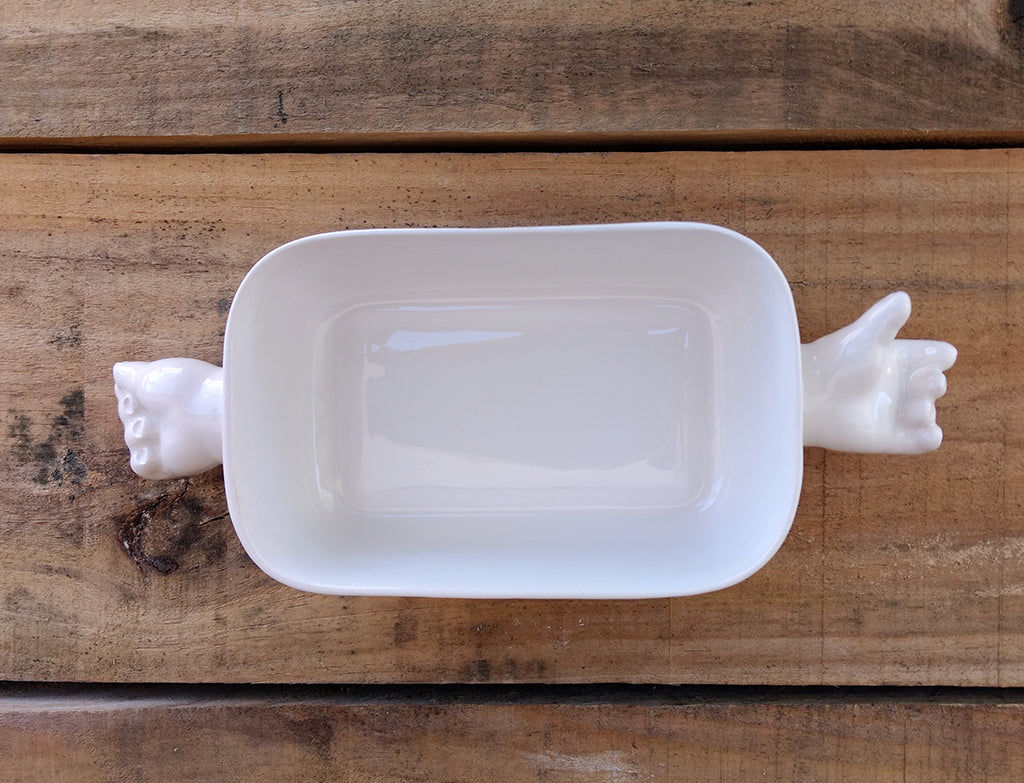 Cuenco rectangular cerámica con manos como asa vista superor