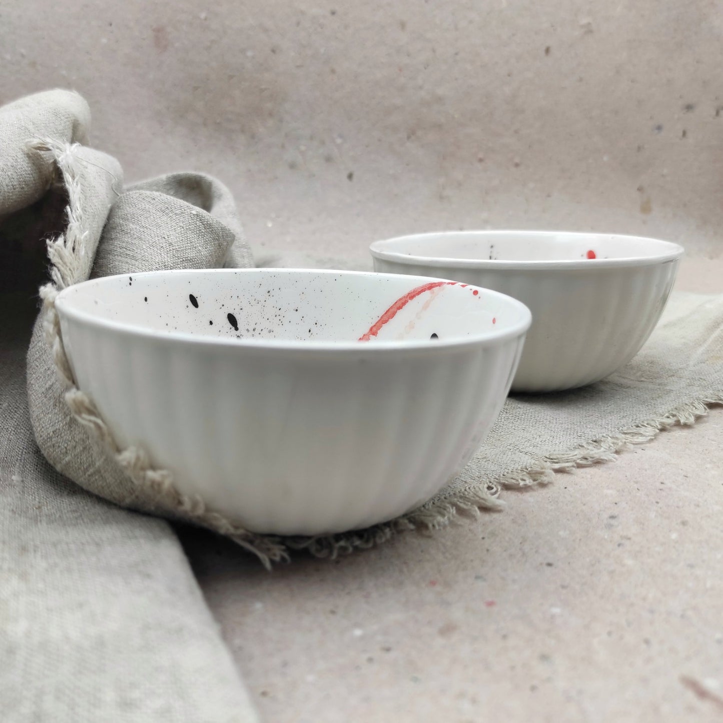 Cuenco cerámica artesanal pintado a mano vista lateral