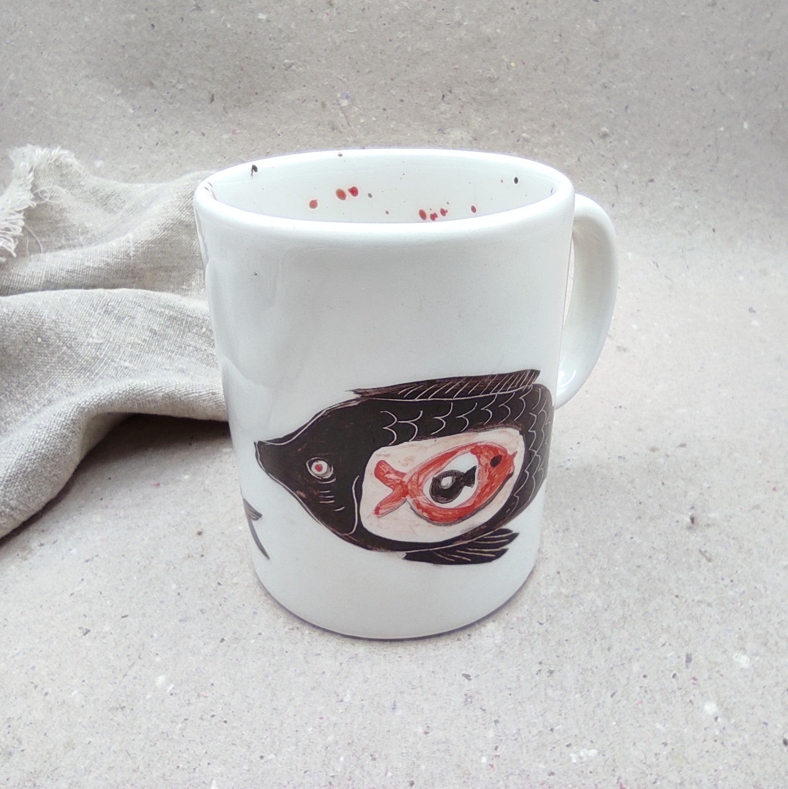 Mug desayuno cerámica con diseño de peces pintados a mano