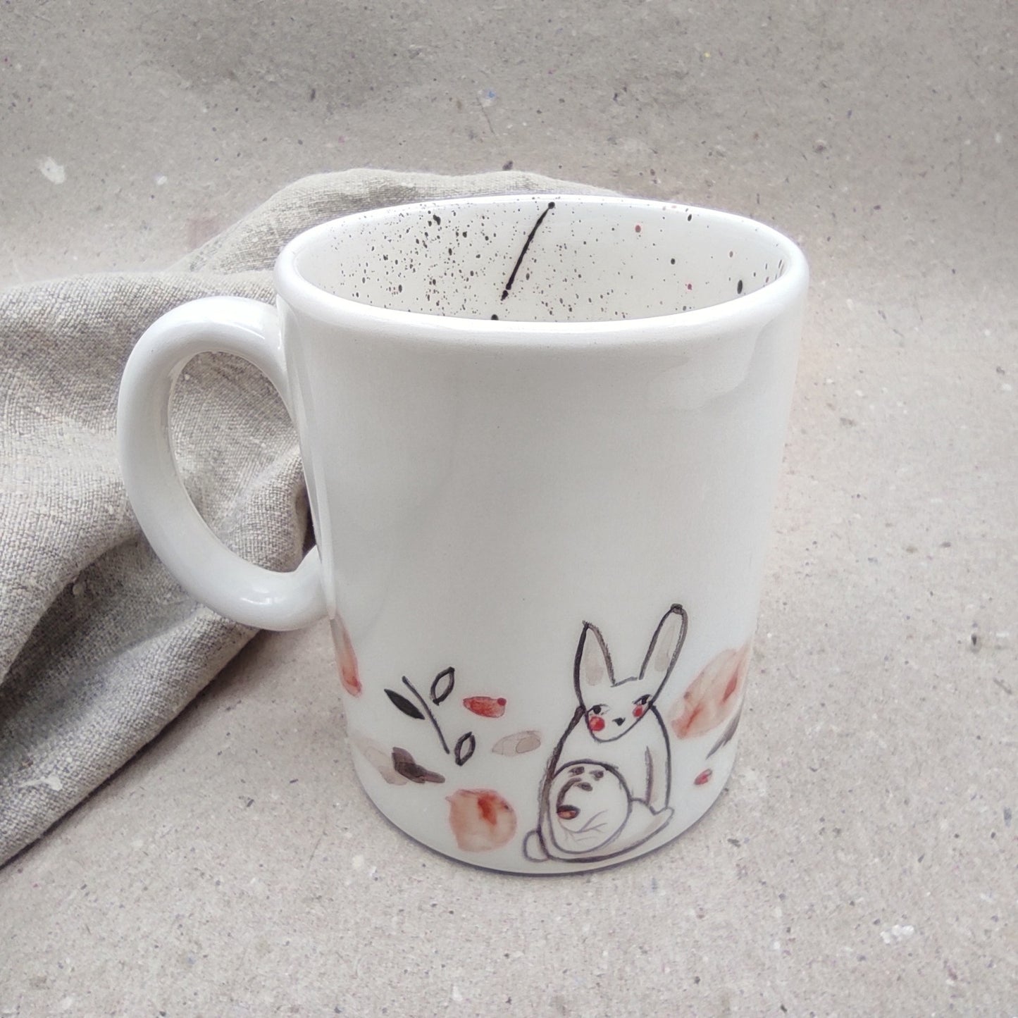 Mug desayuno cerámica con diseño de conejos pintados a mano