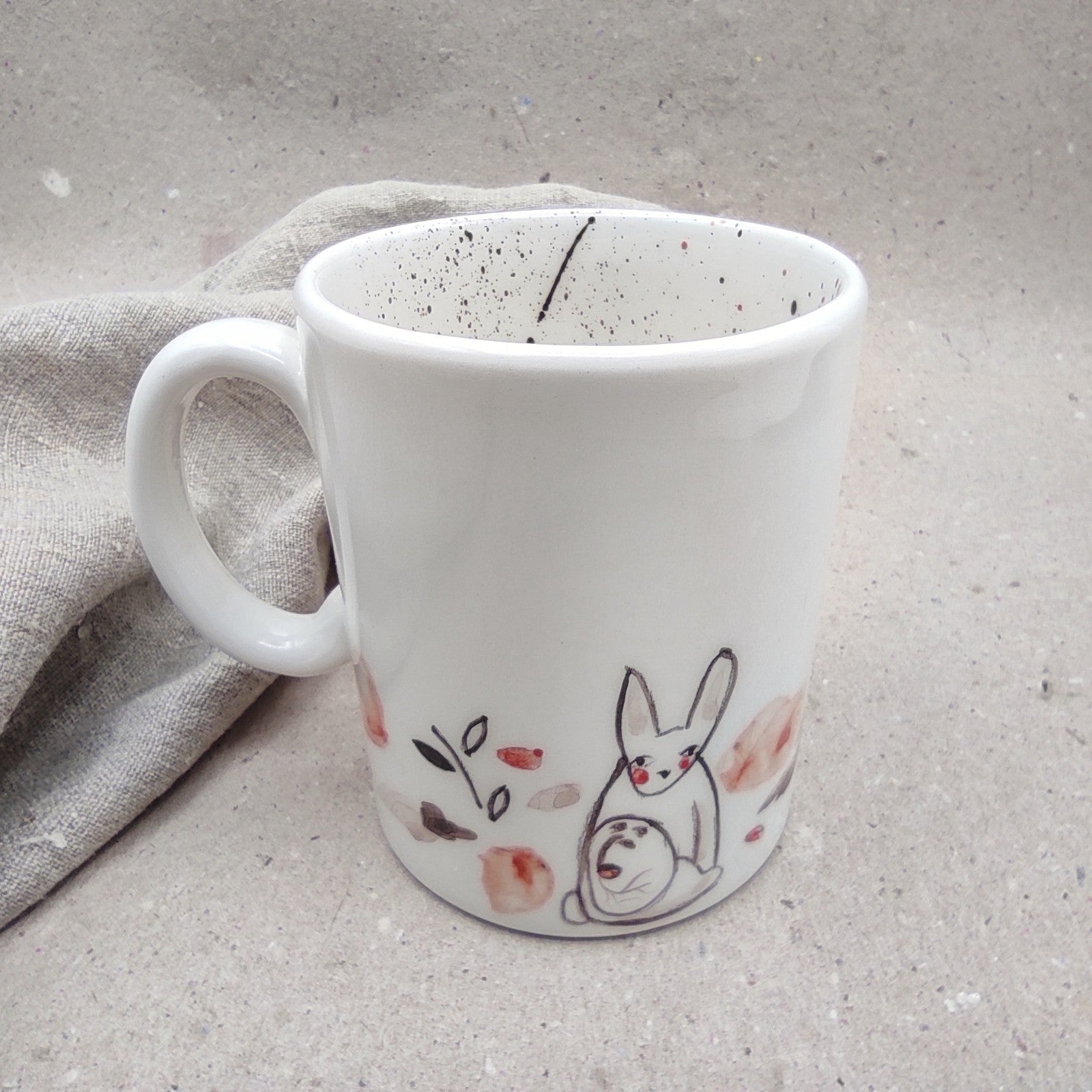 Mug desayuno cerámica con diseño de conejos pintados a mano
